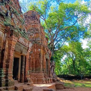 Ancient Khmer Brick Temples at Koh Ker - 10th Century Temple Architecture Koh Ker and Beng Mealea Tour