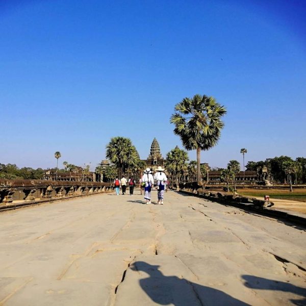 Angkor Wat tour Semi-Private - Temples Guided Tour [with Phnom Bakheng sunset]