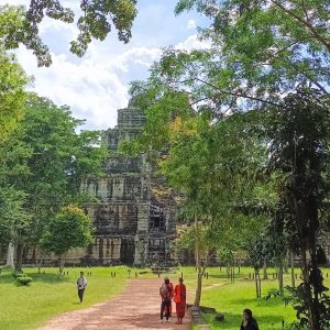 Prasat Thom Pyramid Temple at Koh Ker - Ancient Khmer Architecture on Koh Ker and Beng Mealea Tour
