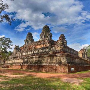 Private Angkor Wat mix temples photo tour at Ta Keo temple