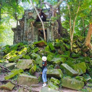 Temple Hunter's Paradise - Follow Expert Guides to Beng Mealea's Most Photogenic Ruins