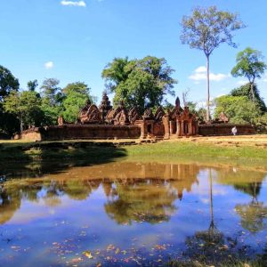 1-day Angkor Wat GRAND LOOP Private tour with air-con minivan [with the famous Banteay Srei temple] Banteay Srei reflections