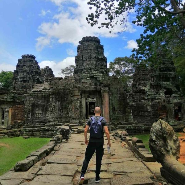 Take a 2-day private tour of the temples of Angkor and visit Banteay Kdei temple