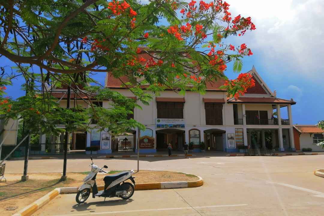 Experience Siem Reap with a Tour Guide on a Private Day Tour of the City