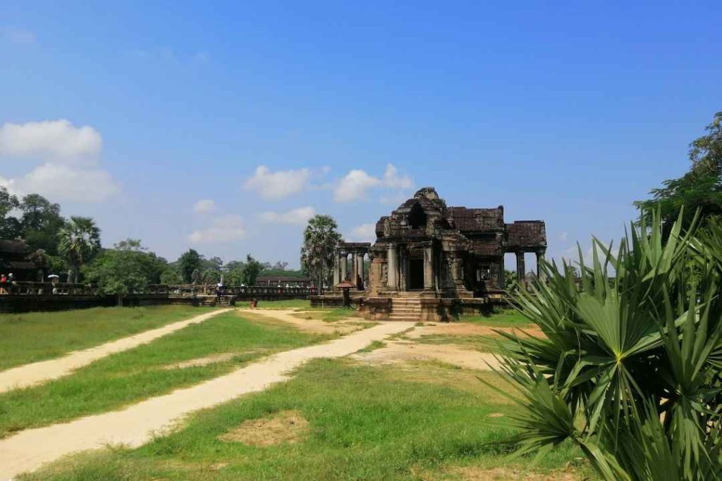 Walking to Angkor Wat - Uncover Siem Reap's Best-Kept Secrets: Explore the City's Hidden Gems