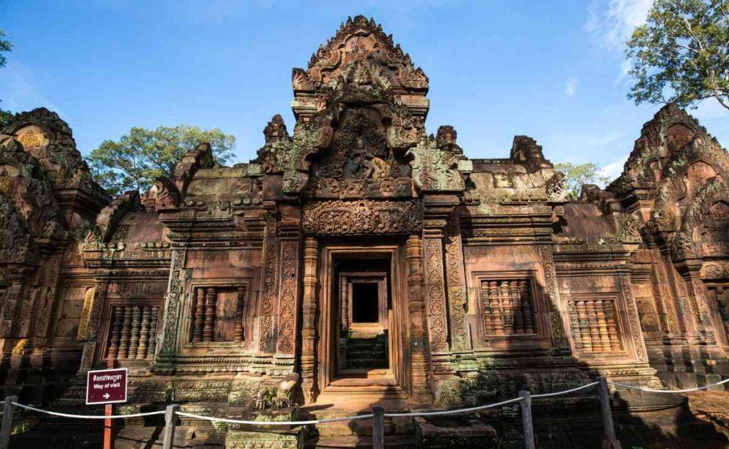 Banteay Srei and River of a Thousand Lingas Tour