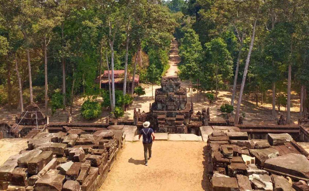 Explore Siem Reap alone with our full guide. Discover this destination's rich history and culture on your own. Find the best solo tours in Siem Reap.