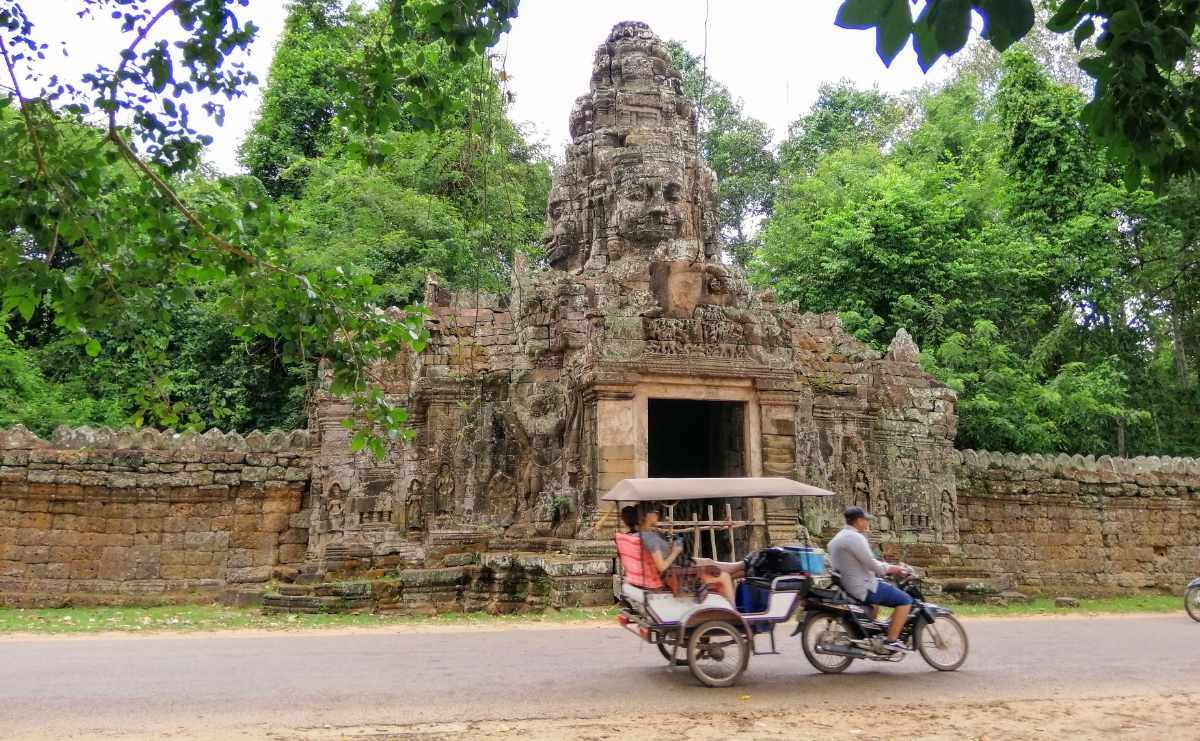 Getting Around Siem Reap - Don't Get Stuck in Traffic! Master Siem Reap's Transport System with Our Insider Tips.