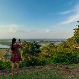 Watch the sunset over Tonle Sap and Siem Reap from Phnom Krom temple.