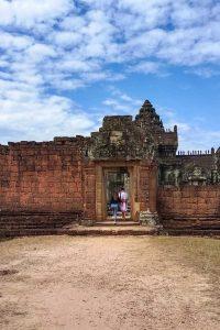 Banteay Samre- Entering the temple