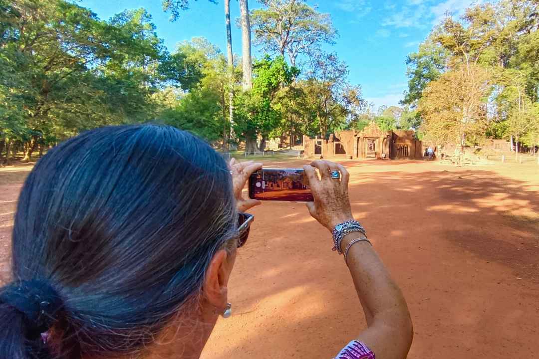 A Tale of Two Temples Discover the 22-Mile Journey from Banteay Srei to Banteay Samre