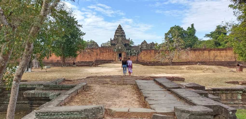 Banteay Samre Angkor Wat-style Temple of Shiva and Vishnu