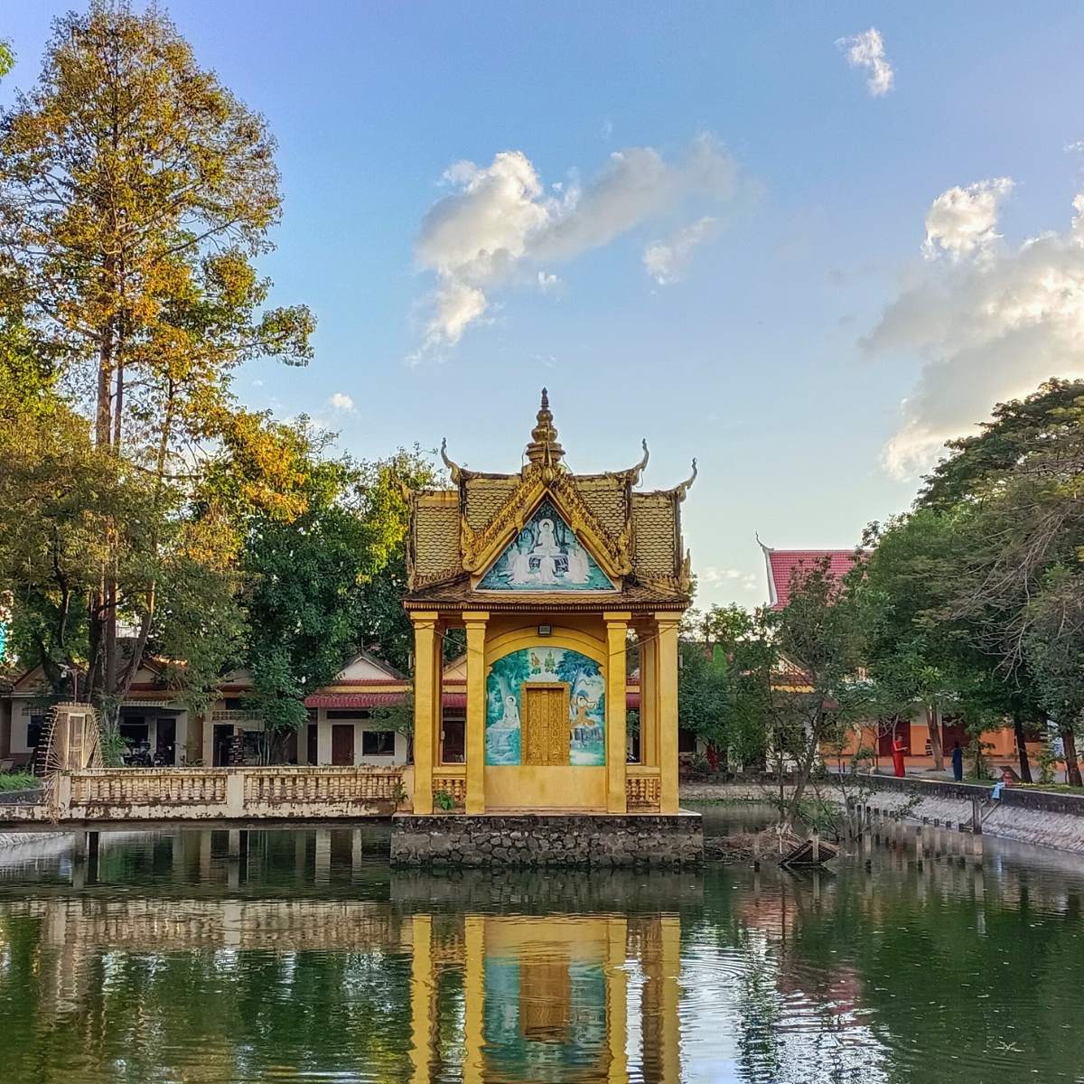 Sightseeing Siem Reap Tour - Siem Reap City Cambodia - HeroRATs, Bats, Pagodas, and the Sunset You'll Actually Remember