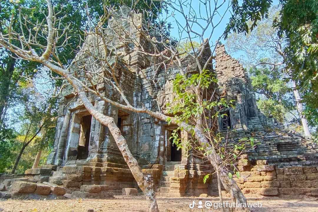 The Tale of Two Temples Mystical Prasat Preah Palilay vs Majestic Baphuon Temple