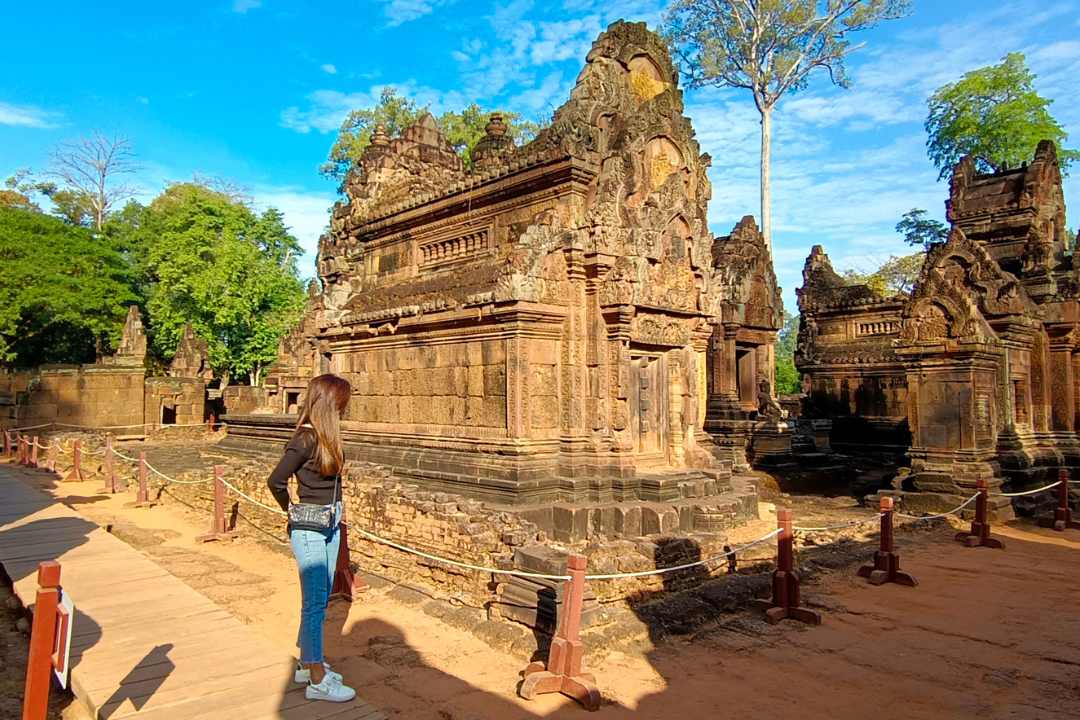 What is the best time to visit Ta Prohm and Banteay Srei