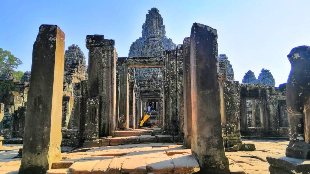 The Smart Tourist's Guide to Angkor Wat - Why 8AM Isn't Late—It's Strategic
