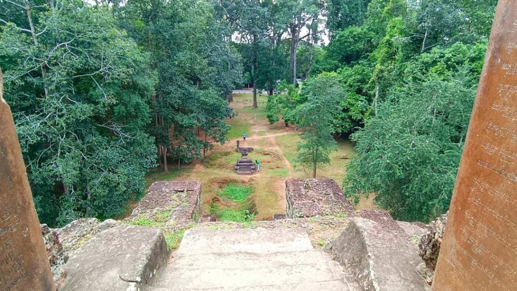 What Makes Baksei Chamkrong Temple Special
