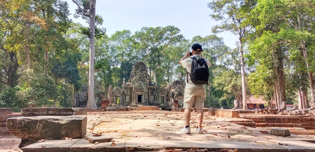 Why Choose a Late Morning Start for Angkor Temples