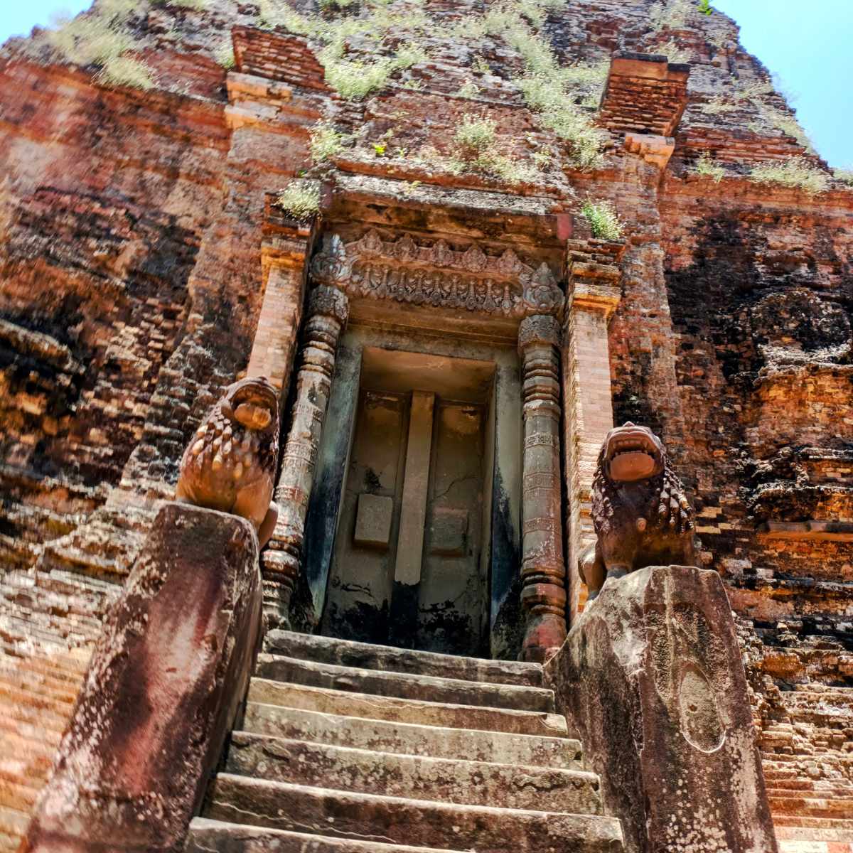 Private Siem Reap to Phnom Penh Taxi Service Discovering Cambodia’s Pre-Angkorian Sambor Prei Kuk