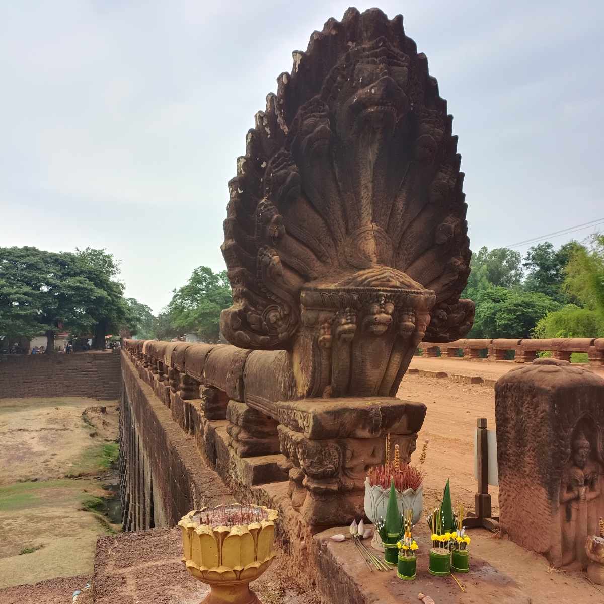 Private Siem Reap to Phnom Penh Taxi Service Exploring the Ancient Kampong Kdei Bridge