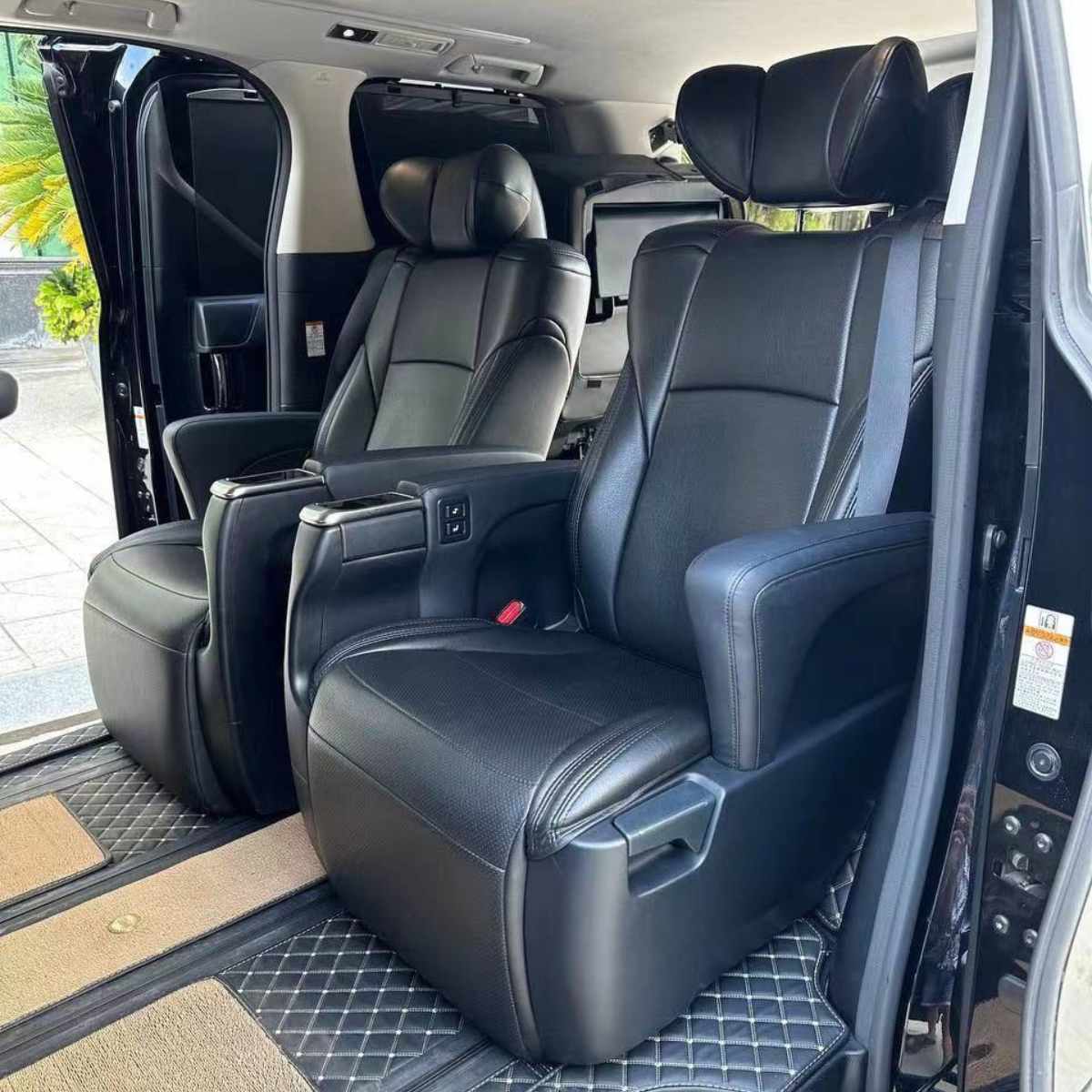 VIP seating arrangement Siem Reap to Phnom Penh Private Car showing individual reclining seats with armrests