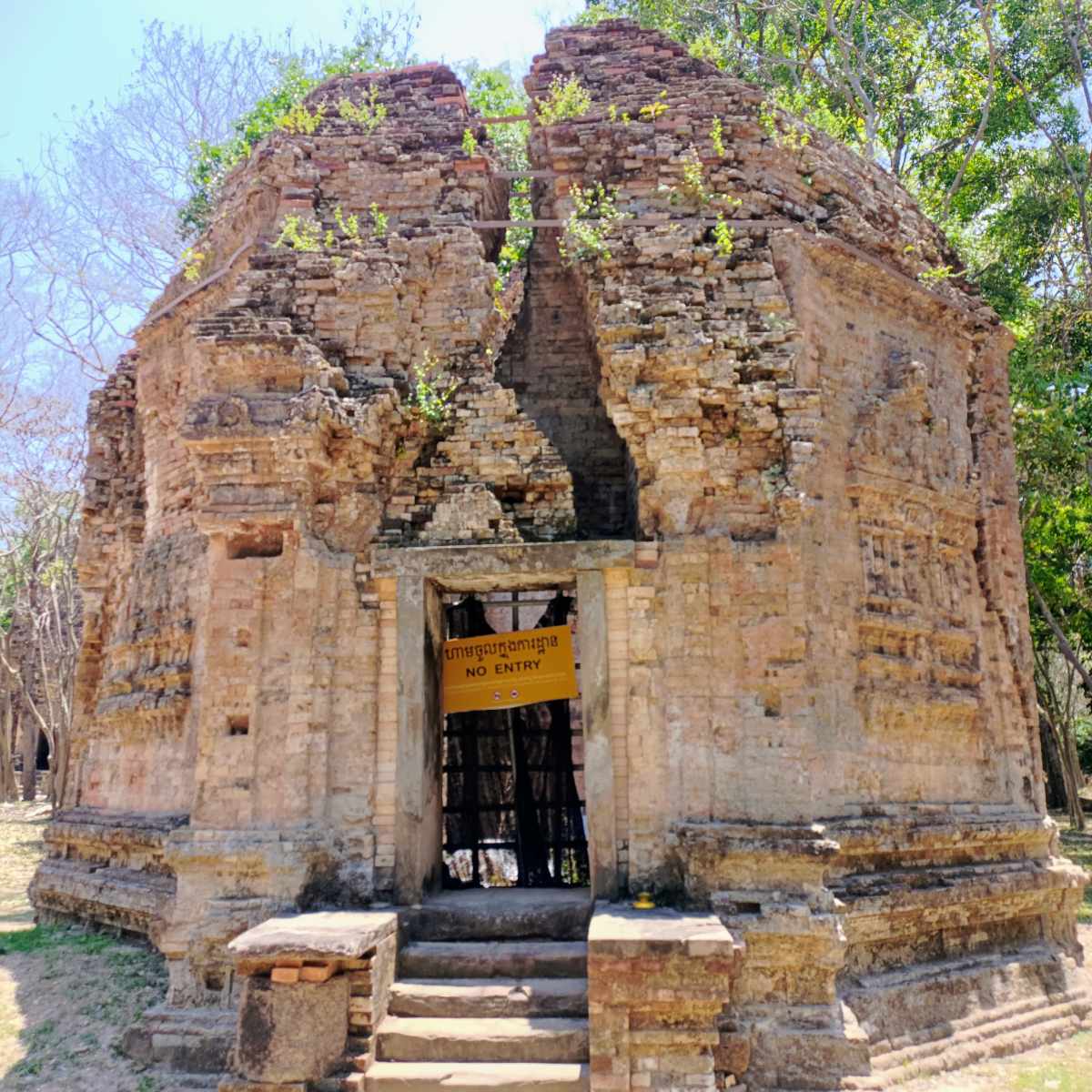 Private Taxi from Phnom Penh to Siem Reap and Sambor Prei Kuk Pre Angkorian Temple Tour