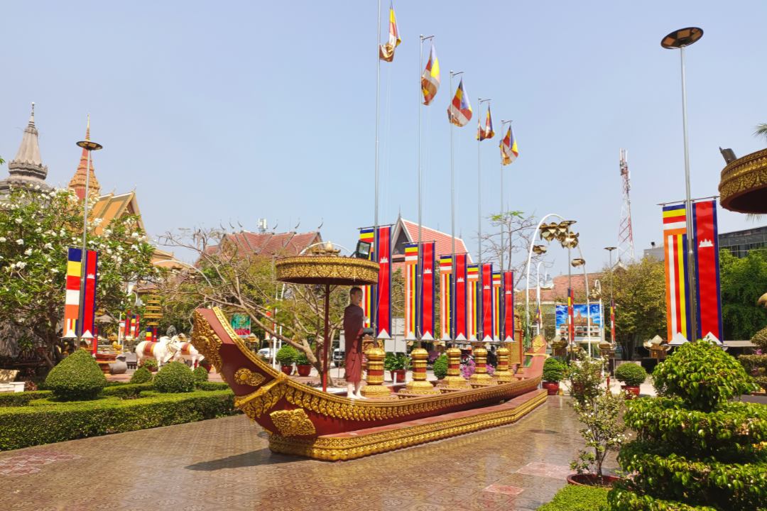 What Shouldn't I Miss in Siem Reap - Authentic Floating Villages and Sunset Temple Tours - Private Angkor Tours with Perfect Timing and Context