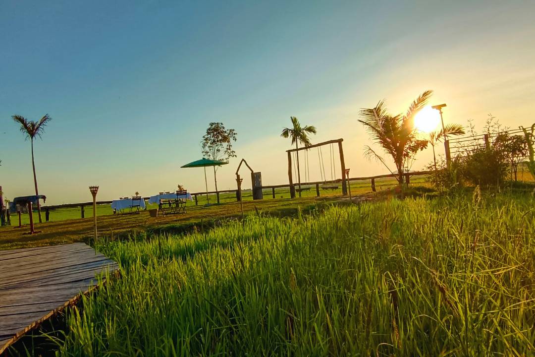 Your Slow Travel 3-Day Itinerary Combining Temples, Countryside, and Floating Villages