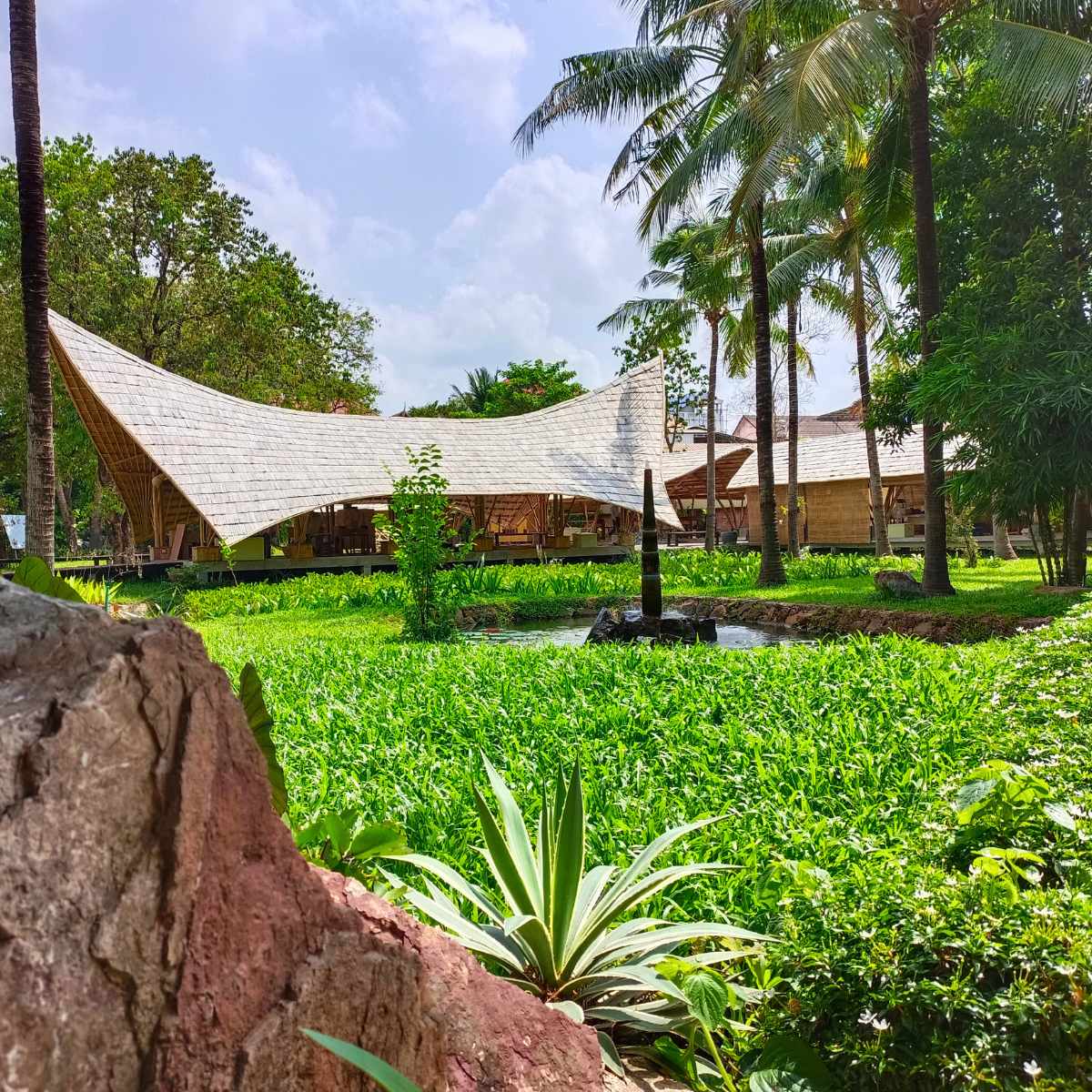 Exclusive Siem Reap Artisans Tour with Apsara Dinner at Satcha