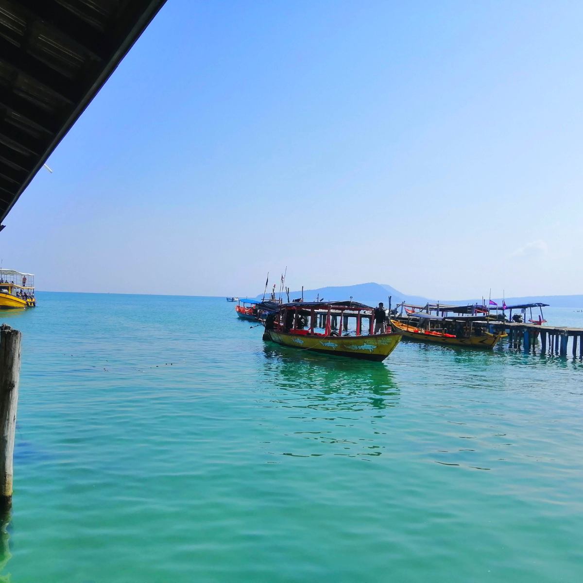 10 days in Cambodia Koh Rong boat clear water